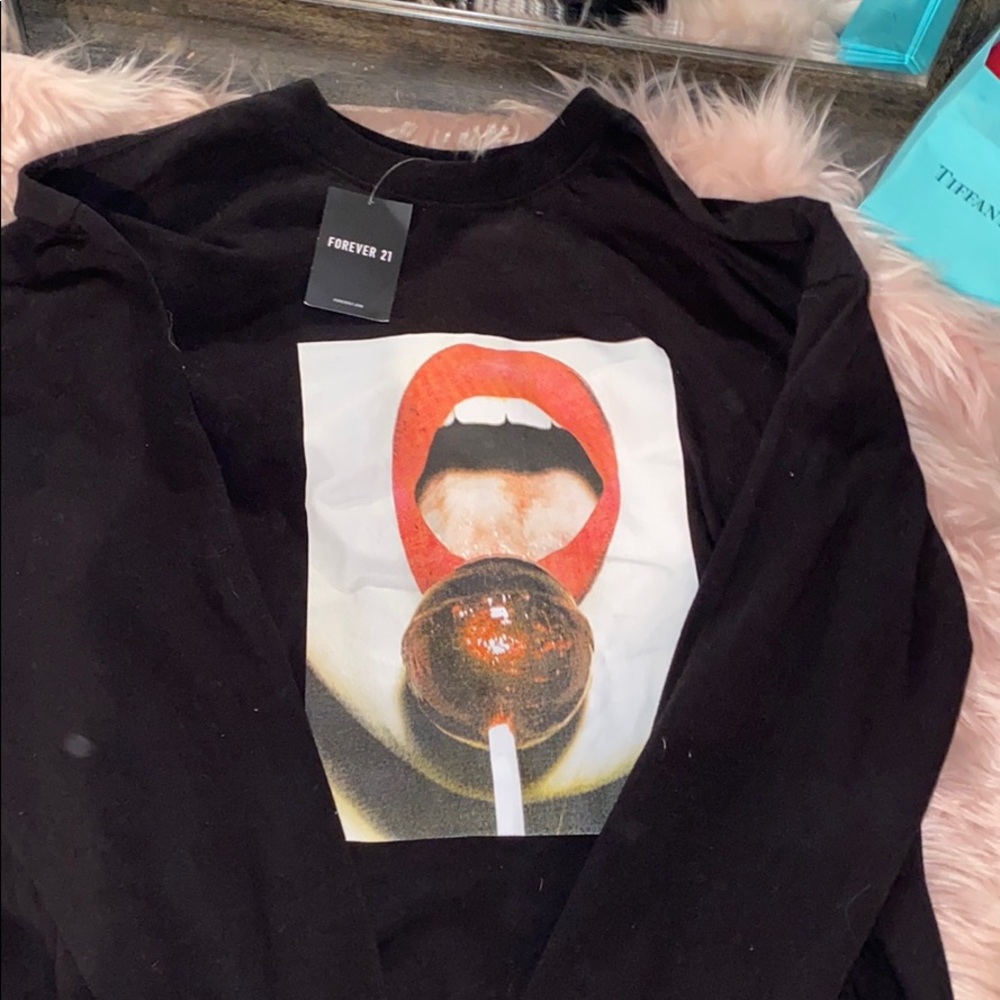 Black graphic long sleeve tee